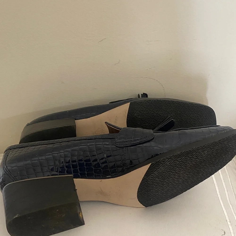 Women’s Navy Donald Pliner Crocodile Pattern Loafers